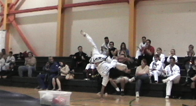 Graduado Fugo Uriel amazing kicks